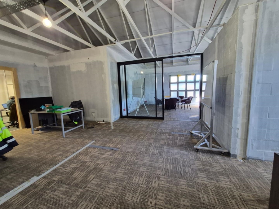 To Let Commercial Property for Rent in Pinelands Western Cape
